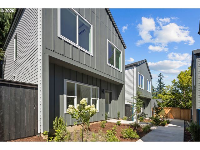 3823 Sw POMONA St, Portland, OR 97219