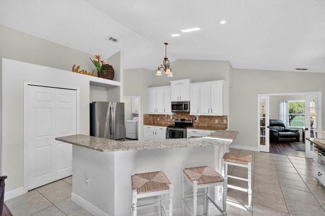 16 LINCOLN LANE, Palm Coast, FL 32137
