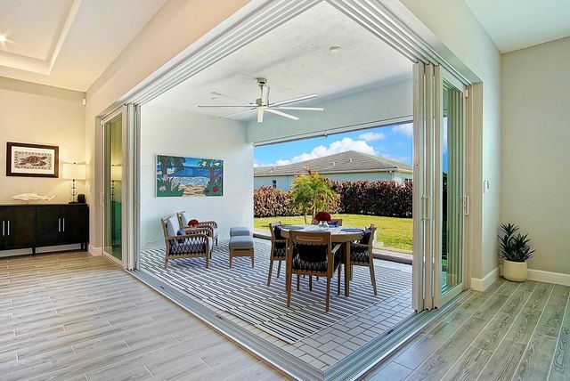 10639 Vineyard Dr, Port St. Lucie, Port St Lucie, FL 34987