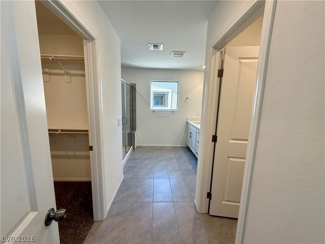 5966 Night Hawk Hill Street, Las Vegas, NV 89113