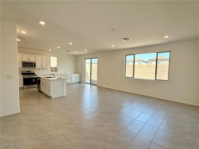 5966 Night Hawk Hill Street, Las Vegas, NV 89113