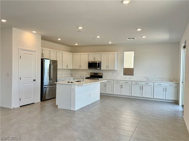 5966 Night Hawk Hill Street, Las Vegas, NV 89113