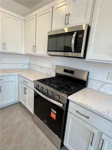 5966 Night Hawk Hill Street, Las Vegas, NV 89113