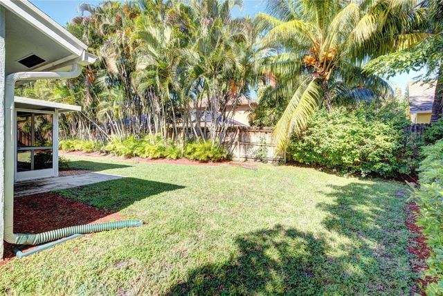 114 Sand Pine Way, Royal Palm Beach, FL 33411