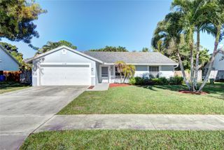 114 Sand Pine Way, Royal Palm Beach, FL 33411