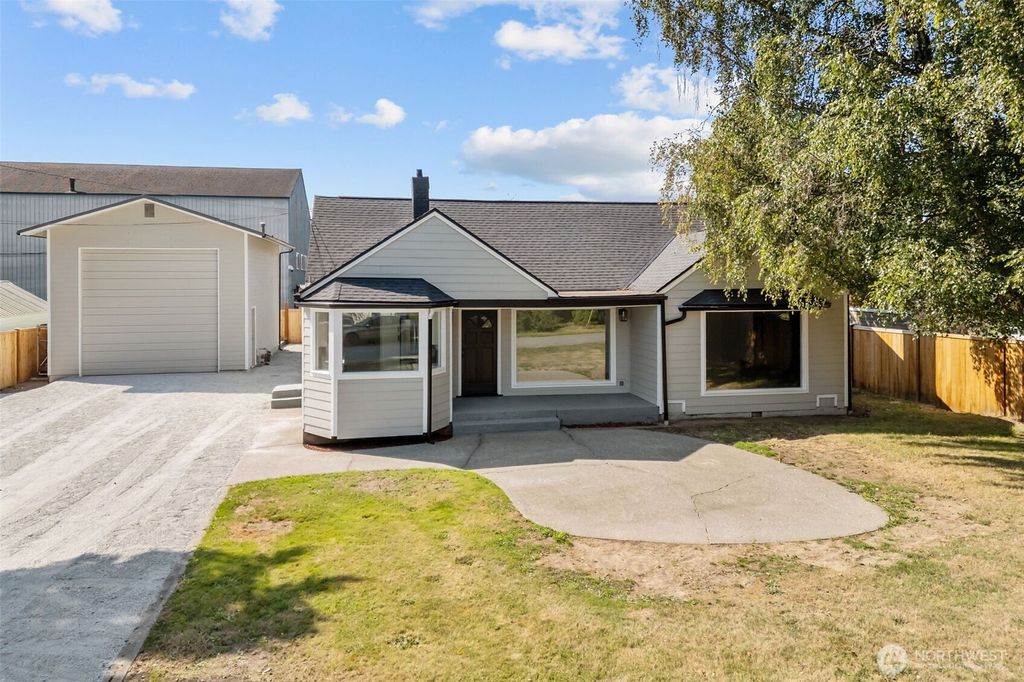 417 N Anacortes Street, Burlington, WA 98233