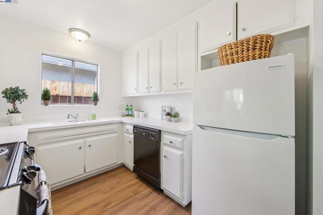 1213 Rosewood Way, Alameda, CA 94501