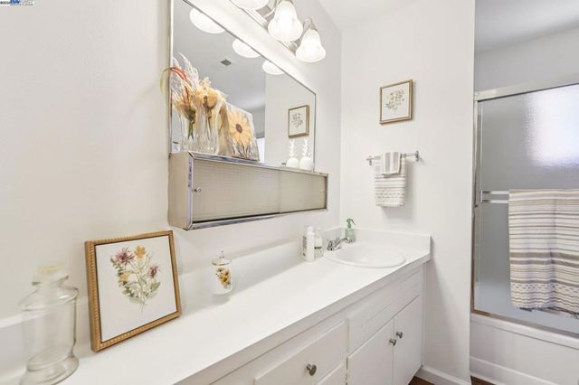 1213 Rosewood Way, Alameda, CA 94501
