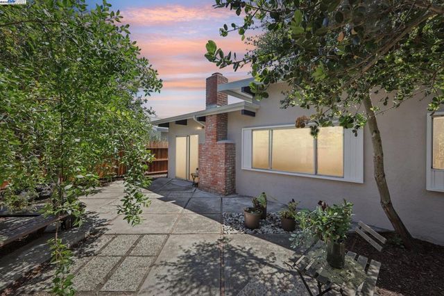 1213 Rosewood Way, Alameda, CA 94501