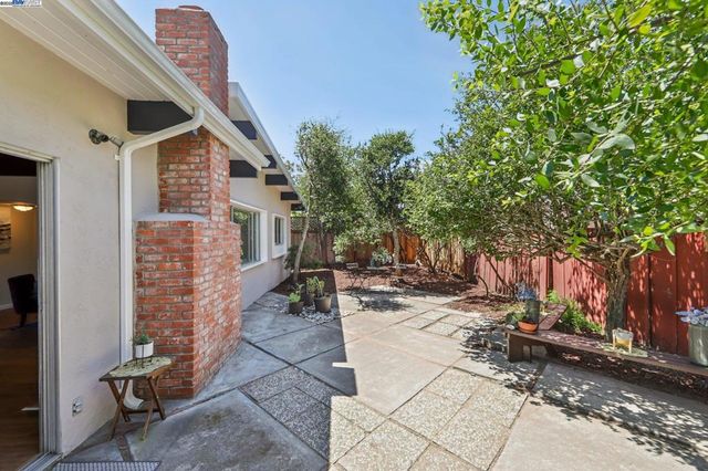 1213 Rosewood Way, Alameda, CA 94501