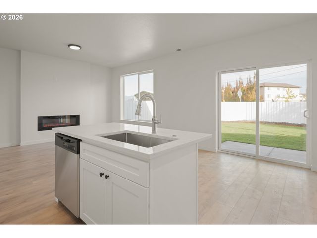 3075 GUADALUPE Way, Eugene, OR 97408