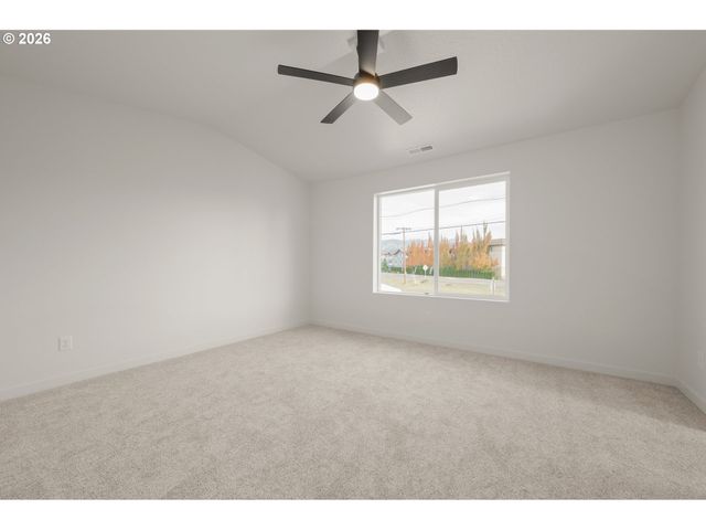 3075 GUADALUPE Way, Eugene, OR 97408