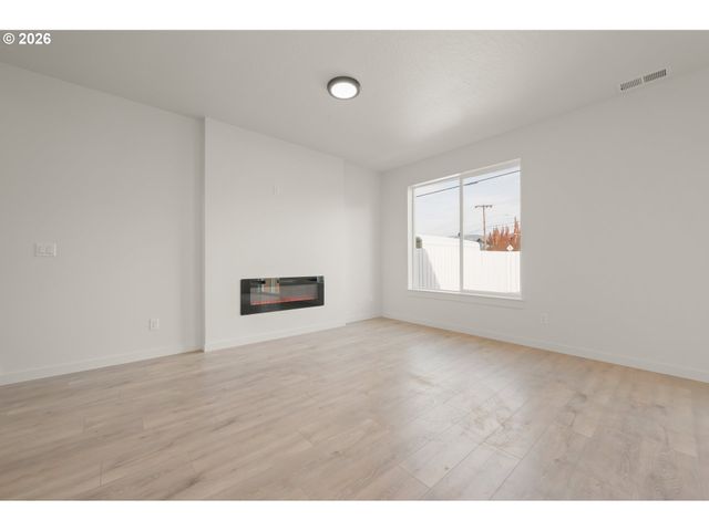 3075 GUADALUPE Way, Eugene, OR 97408