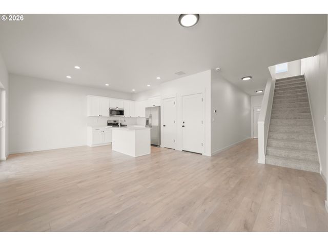 3075 GUADALUPE Way, Eugene, OR 97408