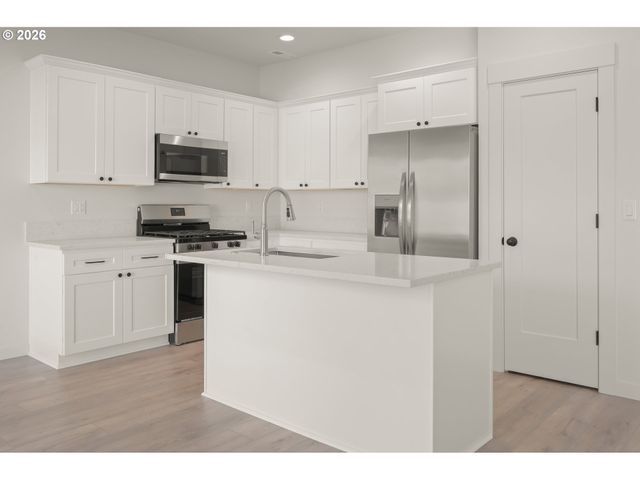 3075 GUADALUPE Way, Eugene, OR 97408