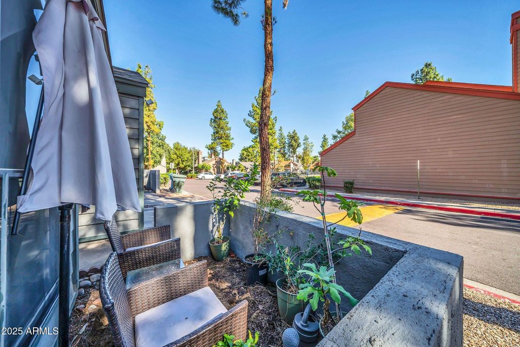 Image 5 of property listing at 14002 N 49TH Avenue 1097, Glendale, AZ 85306