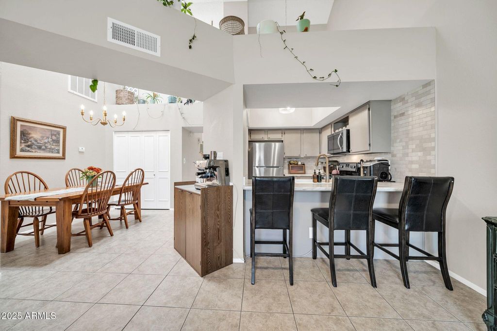 Image 9 of property listing at 14002 N 49TH Avenue 1097, Glendale, AZ 85306