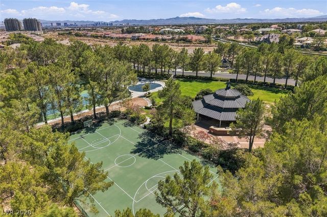 304 Queens Gate Court, Las Vegas, NV 89145