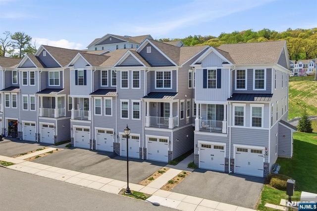 102 Sequoia Drive 1724, Cedar Grove, NJ 07009