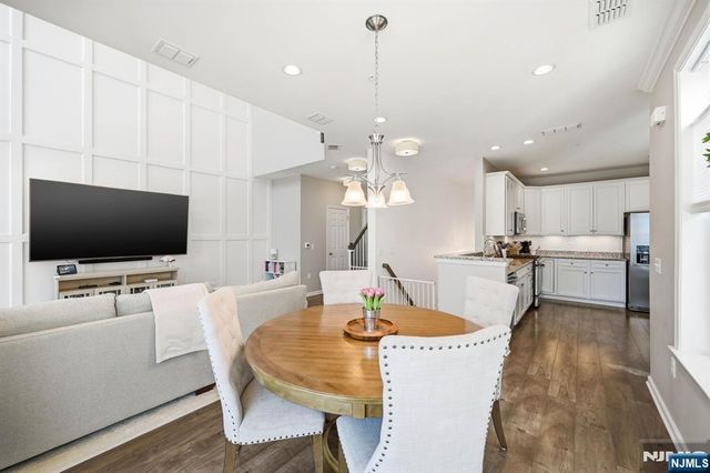 102 Sequoia Drive 1724, Cedar Grove, NJ 07009