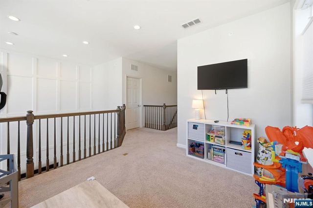102 Sequoia Drive 1724, Cedar Grove, NJ 07009