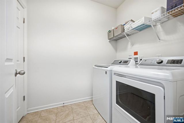 102 Sequoia Drive 1724, Cedar Grove, NJ 07009