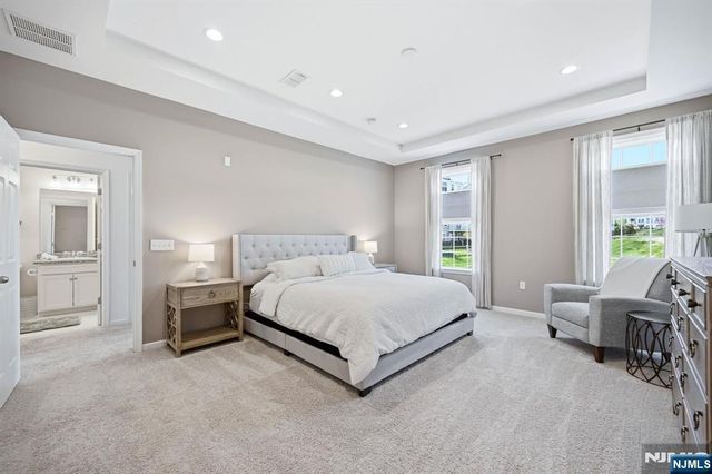102 Sequoia Drive 1724, Cedar Grove, NJ 07009