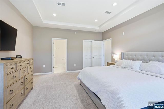 102 Sequoia Drive 1724, Cedar Grove, NJ 07009