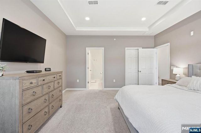 102 Sequoia Drive 1724, Cedar Grove, NJ 07009