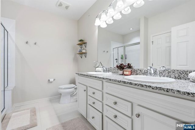 102 Sequoia Drive 1724, Cedar Grove, NJ 07009