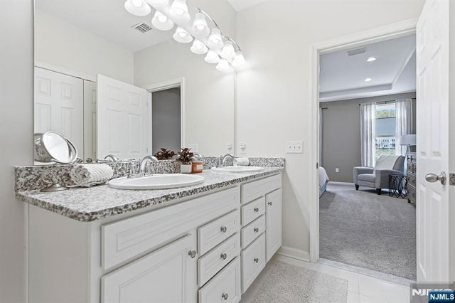 102 Sequoia Drive 1724, Cedar Grove, NJ 07009