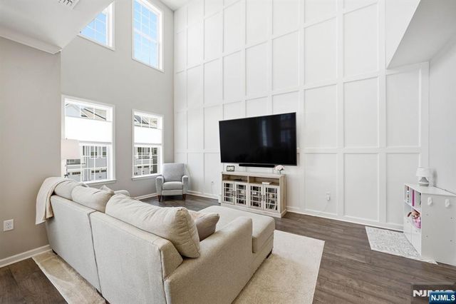 102 Sequoia Drive 1724, Cedar Grove, NJ 07009