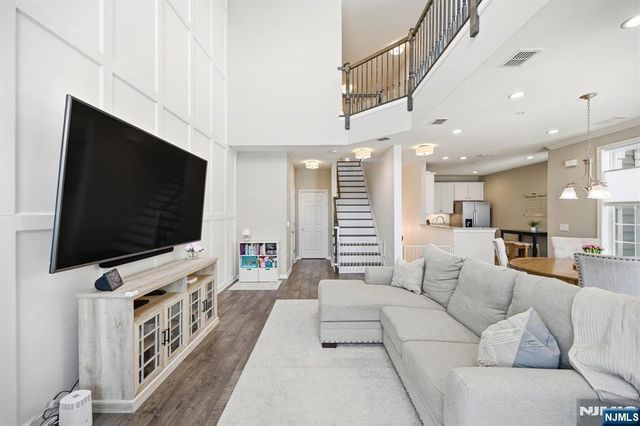 102 Sequoia Drive 1724, Cedar Grove, NJ 07009