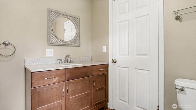 6201 Island Crest Way, Mercer Island, WA 98040