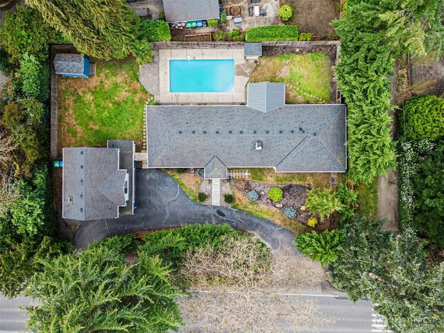 6201 Island Crest Way, Mercer Island, WA 98040