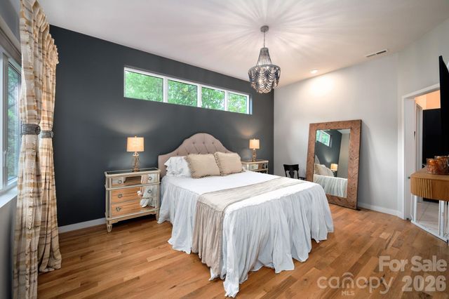 559 Shining Rock Path, Horse Shoe, NC 28742