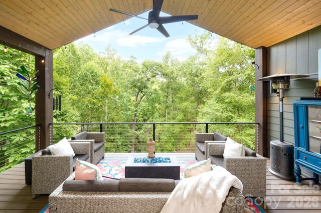559 Shining Rock Path, Horse Shoe, NC 28742