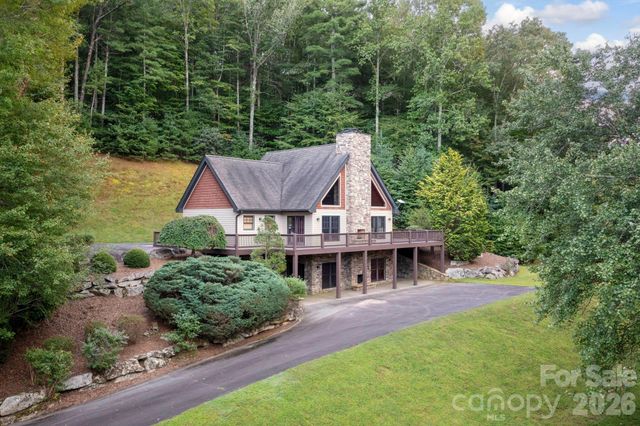 559 Shining Rock Path, Horse Shoe, NC 28742