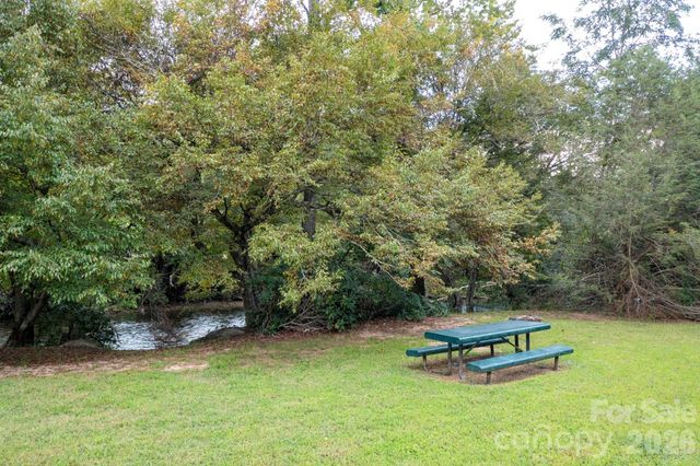 559 Shining Rock Path, Horse Shoe, NC 28742