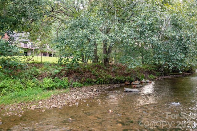 559 Shining Rock Path, Horse Shoe, NC 28742