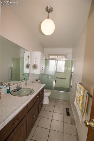 327 W Circle Drive, Canon City, CO 81212