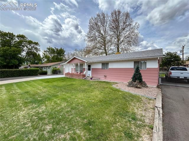 327 W Circle Drive, Canon City, CO 81212