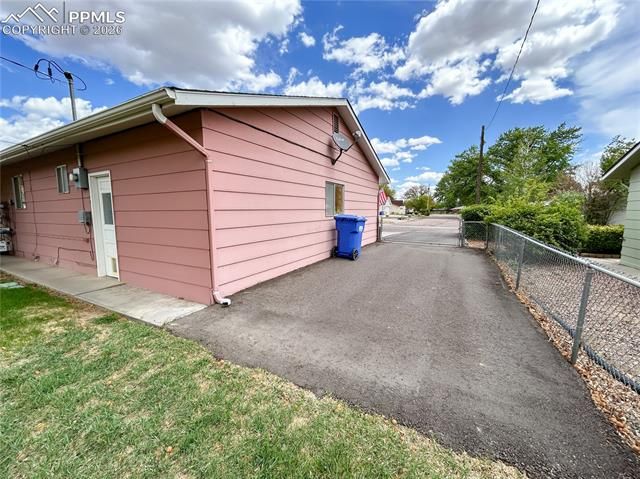 327 W Circle Drive, Canon City, CO 81212