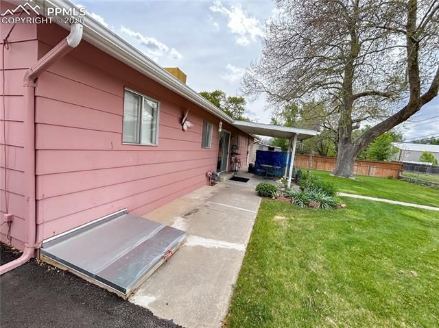 327 W Circle Drive, Canon City, CO 81212