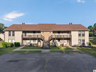 328 Champion Hills Road #2D, Kuttawa, KY 42055