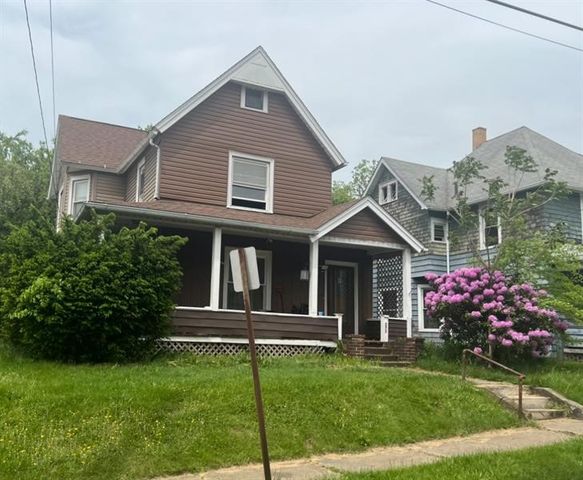 273 Orchard St, Sharon, PA 16146