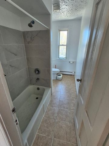 155R Washington St 3, Peabody, MA 01960