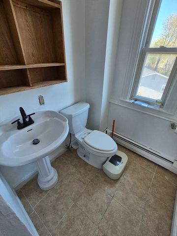 155R Washington St 3, Peabody, MA 01960