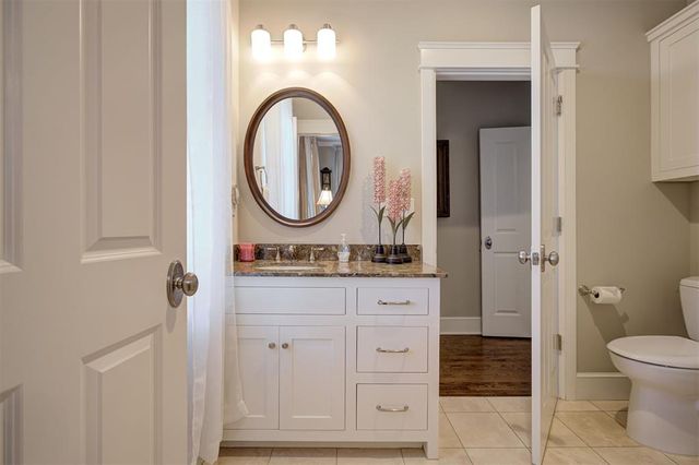 29 Boulevard, Carlton Landing, OK 74432