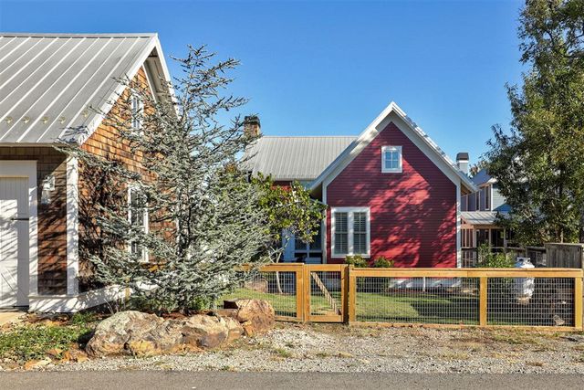 29 Boulevard, Carlton Landing, OK 74432